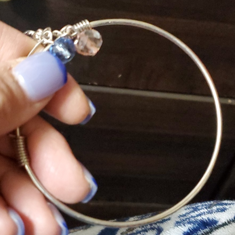 Jewelry - Picture 2 of 3